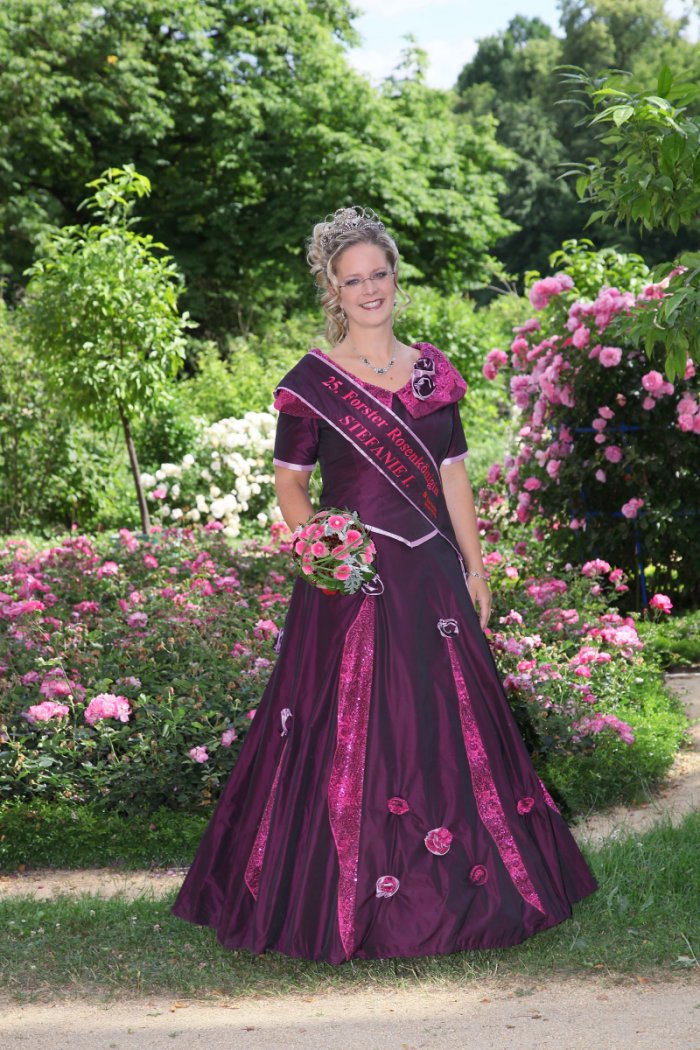 25. Rosenkönigin Stefanie I. Foto Wuntke 25. Rosenkönigin Stefanie I. Foto Wuntke