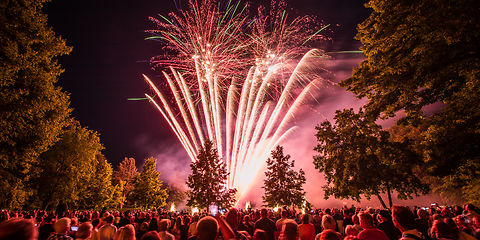 Höhenfeuerwerk zu den Rosengartenfesttagen 2022