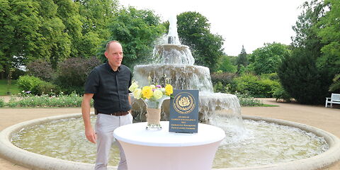 Stefan Palm, Parkmanager freut sich über die Auszeichnung "Award of Garden Excellence"